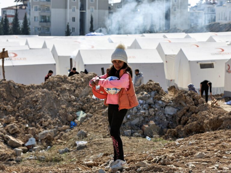Fin des opérations de sauvetage après le tremblement de terre en Turquie, selon le gouvernement