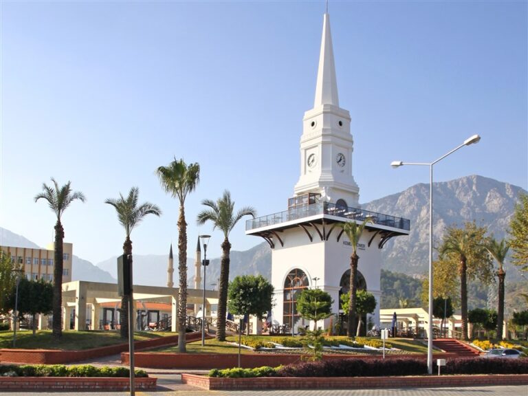 Kemer-Antalya en Turquie – La ville du tourisme, de la nature et de la culture