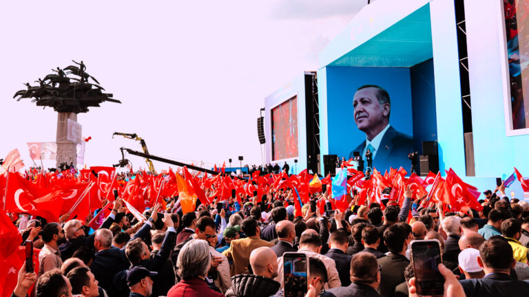La domination médiatique d&rsquo;Erdogan et le vote en Turquie