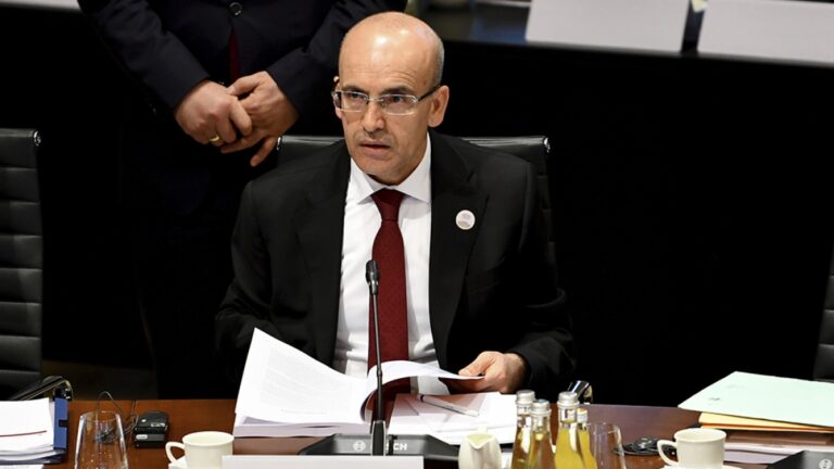 Le vétéran du marché Simsek peut-il tirer l&rsquo;économie turque du bord du gouffre ?