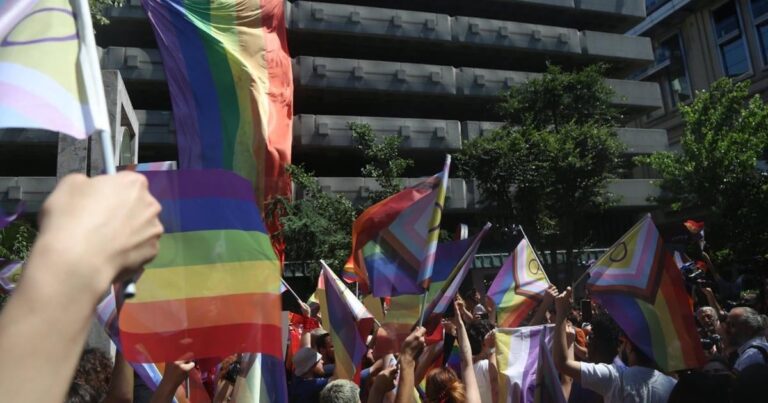 Turquie : Détentions massives lors des marches des fiertés