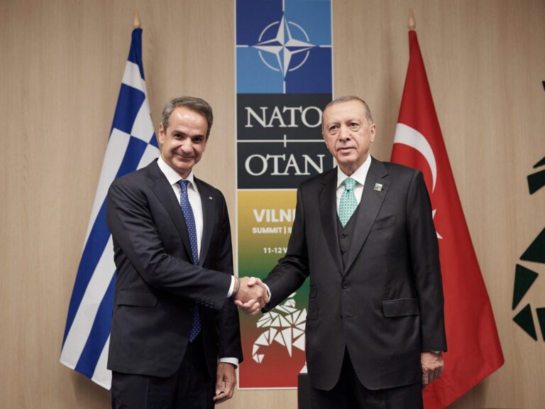 Mitsotakis et Erdogan saluent le « climat positif » dans les relations gréco-turques