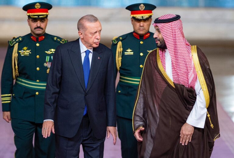 L&rsquo;Arabie saoudite achète des drones turcs lors de la visite d&rsquo;Erdogan