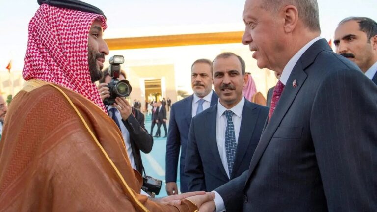 Le Turc Erdogan arrive en Arabie saoudite pour lancer sa tournée dans le Golfe