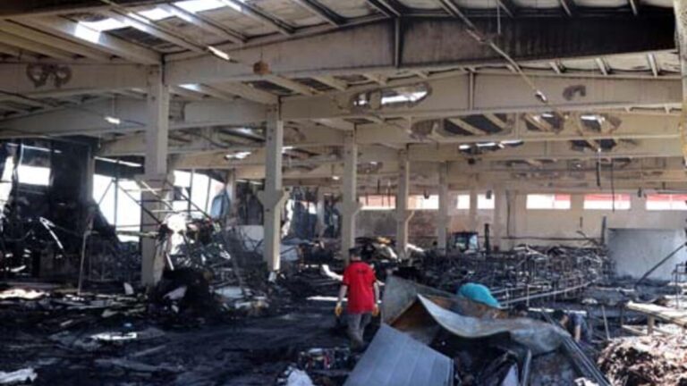 Dans l&rsquo;incendie qui a été éteint en 6 heures, l&rsquo;usine est devenue inutilisable.