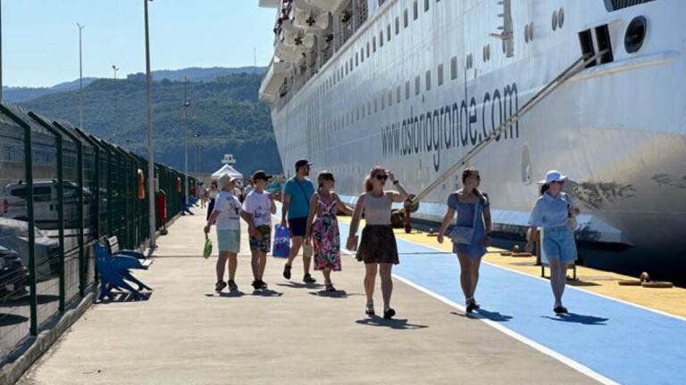 18 mille 160 touristes russes sont venus à Amasra par bateau de croisière en 1 an