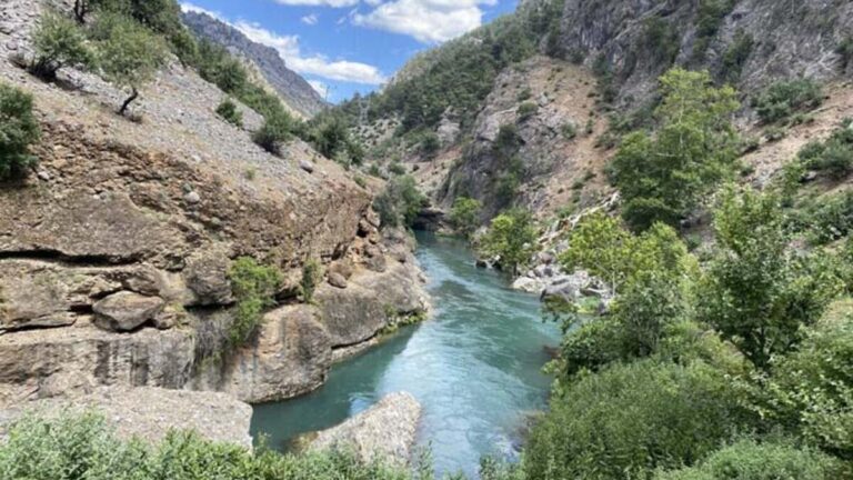Cube Waterfall, le paradis caché de Çukurova, fasciné