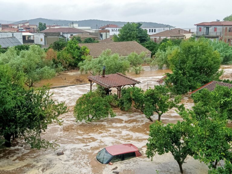 Au moins 5 personnes tuées par des pluies torrentielles et des inondations qui frappent la Turquie, la Grèce et la Bulgarie