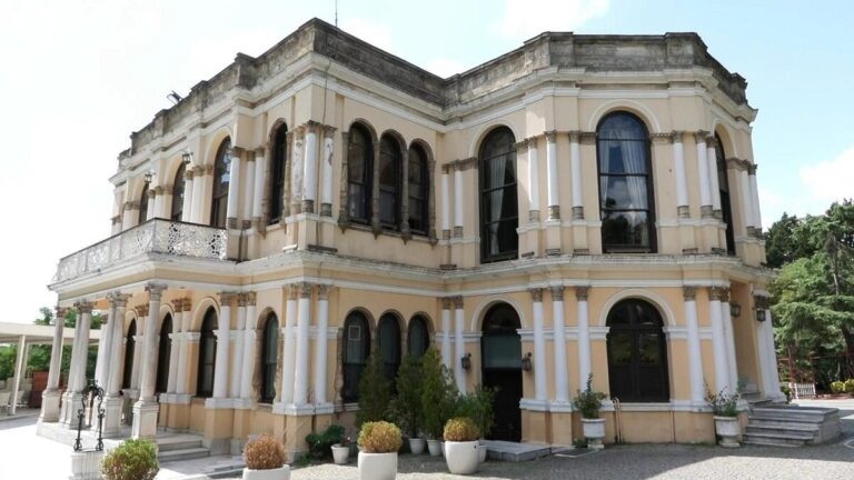 Malte et le pavillon Çadır attendent d&rsquo;être restaurés