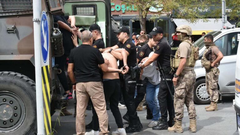 21 personnes arrêtées lors d&rsquo;un conflit près du palais de justice d&rsquo;Izmir