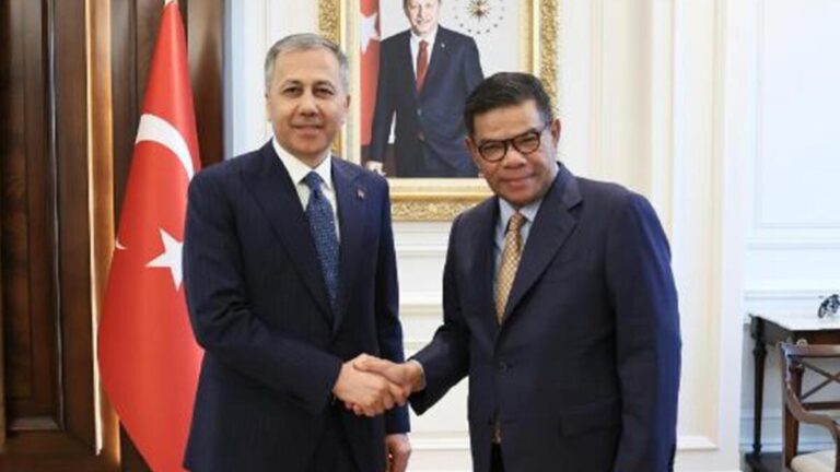 Le ministre Yerlikaya a rencontré le ministre malaisien de l&rsquo;Intérieur, Ismail