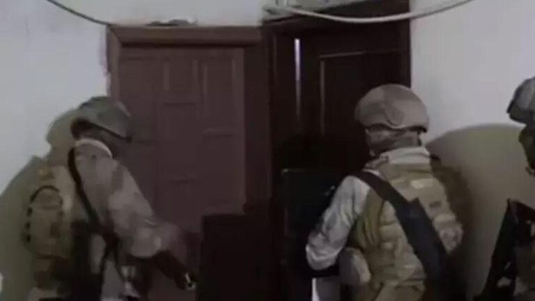 Le ministre Erlikaya a annoncé : 27 suspects qui se préparaient à agir dans 8 provinces ont été arrêtés