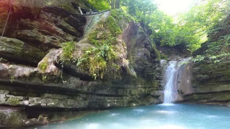 Les cascades d&rsquo;Erfelek Tatlıca émerveillent les visiteurs