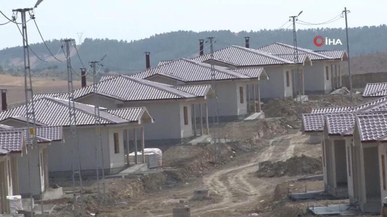 Compte à rebours jusqu&rsquo;à la livraison des maisons de village à Adıyaman
