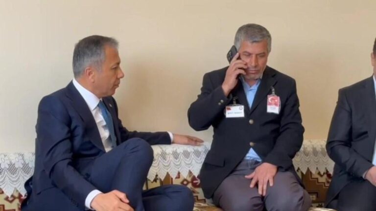 Le Président Erdoğan a rencontré le père du policier martyr Ermiş