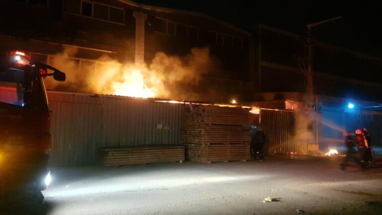 Incendie dans une usine de meubles à Bursa