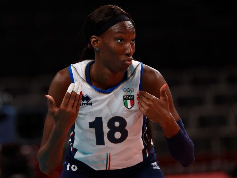 « Ils vont s&rsquo;en prendre à vous » : Paola Egonu sur le racisme et le volley-ball
