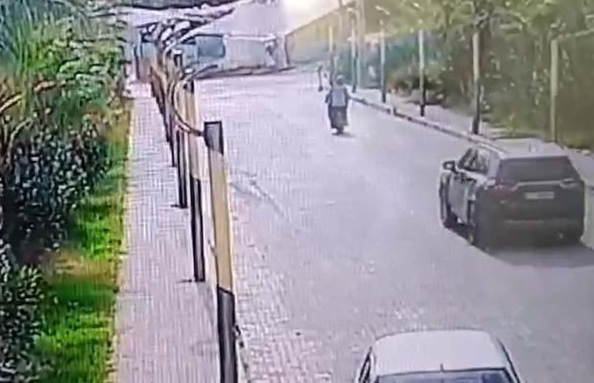 Il a tué deux motocyclistes suspects qui lui avaient volé son argent en les écrasant avec sa jeep.