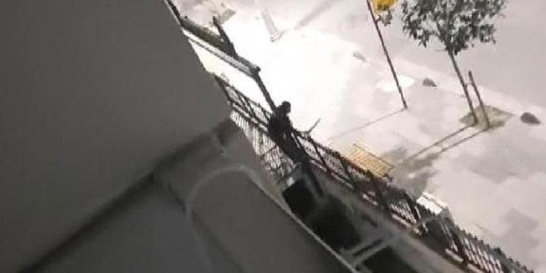 Horreur avec une machette à Büyükçekmece Il a couru sur les passants