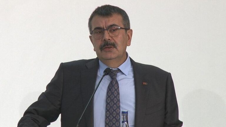 Le ministre Tekin a donné des détails sur le nouveau programme