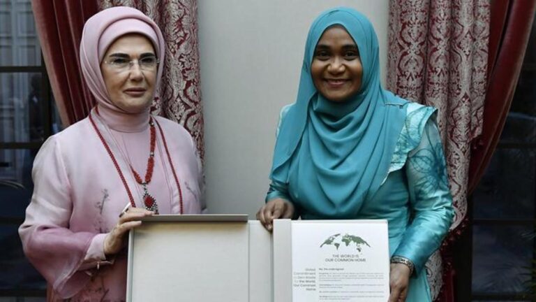 La Première Dame Erdoğan a rencontré Sajidha Mohamed, épouse du président des Maldives Muizzu