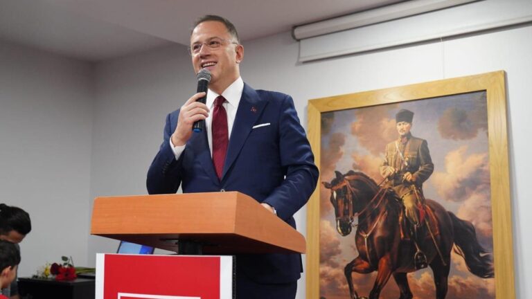 Le maire de Beylikdüzü, Çalık, est devenu candidat au deuxième mandat