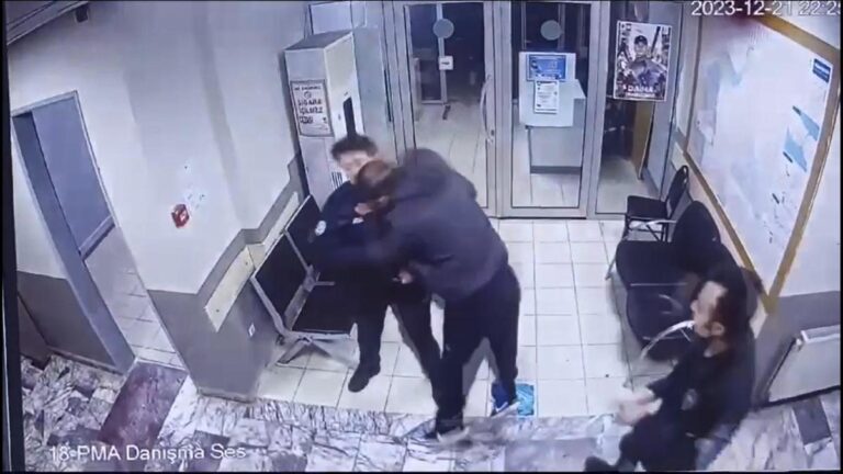 Il a attaqué la police au commissariat de Başakşehir et s&rsquo;est enfui
