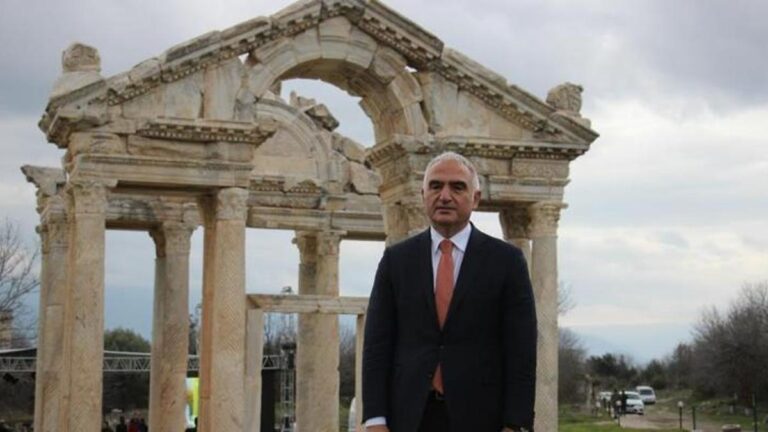Le ministre Ersoy a annoncé : Aphrodisias sera ouvert aux visiteurs nocturnes
