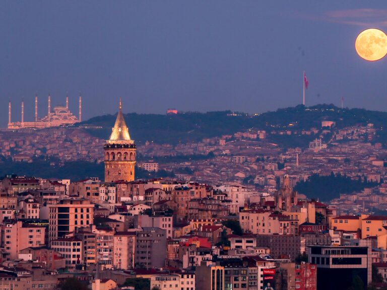 La fièvre des tremblements de terre s’empare d&rsquo;Istanbul en Turquie, alors que l&rsquo;on craint un « grand tremblement de terre »