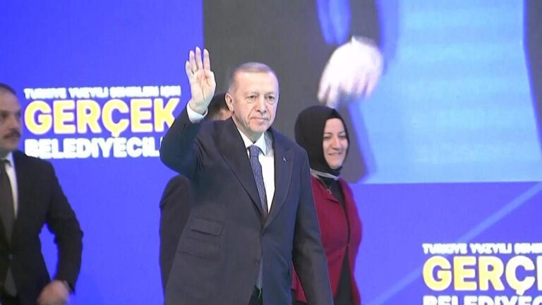 AK Party complète les listes