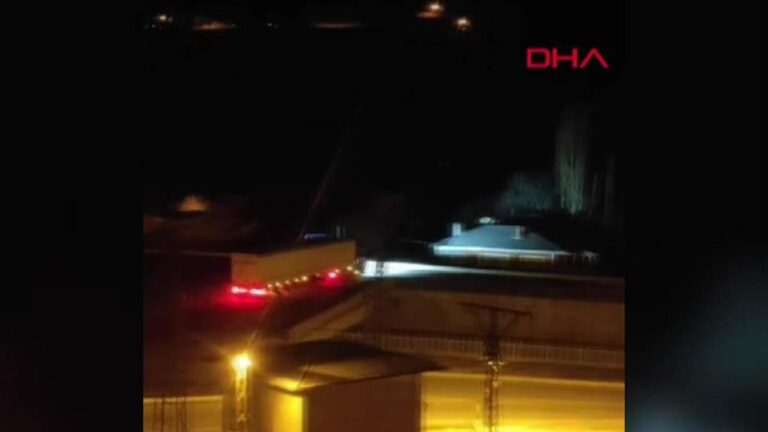 Ces moments où le camion survolait une maison à deux étages à Sivas sont là-haut