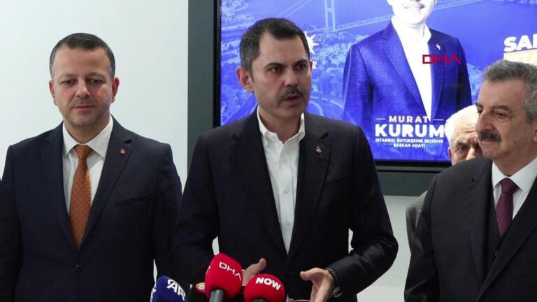 Réaction de bannière de Murat Kurum