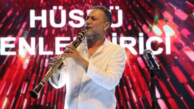 Hüsnü Şenleyen surprise à Izmir !  Il est devenu candidat du parti AK