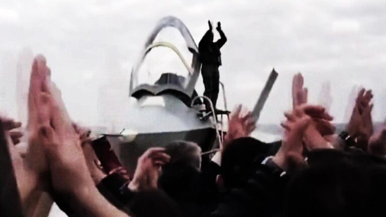 KAAN a été accueilli par des applaudissements après son premier vol