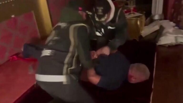 Le directeur de l&rsquo;organisation criminelle Şahinler a été arrêté dans le compartiment secret de sa chambre