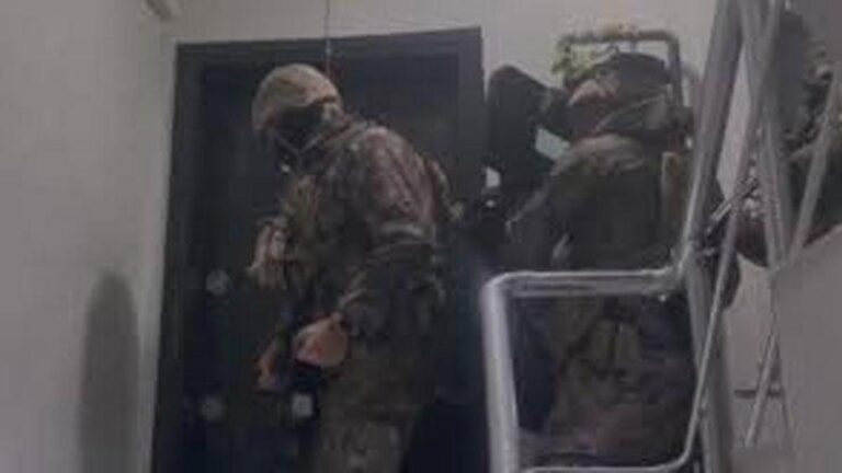 Opération «Cage 41» contre l&rsquo;organisation criminelle Izmir Daltonlar : 8 personnes arrêtées