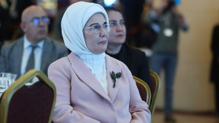 Partage de la Journée de la médecine avec la Première Dame Erdoğan