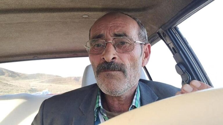 Il ne pouvait pas devenir chef, il est devenu un phénomène !  Sa rébellion poétique bat des records d'audience !  « Ma belle-sœur, mon beau-frère… »