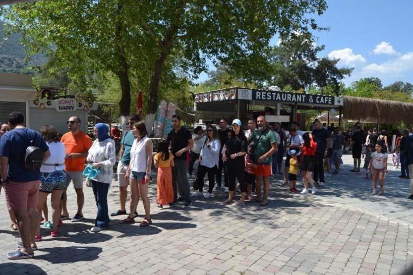 Il y avait une ruée pour les vacances dans le canyon de Saklıkent