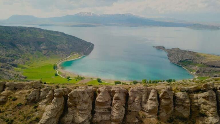 Le cratère Incekaya fascine par sa vue naturelle