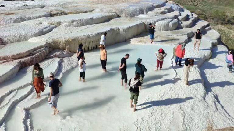 Pas de Pamukkale mais des travertins de Başkale !  Il fascine les visiteurs
