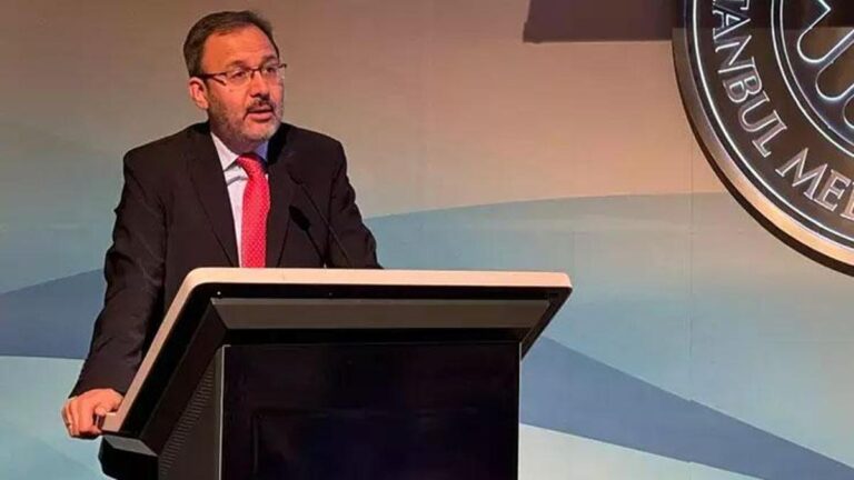 Dr.  Kasapoğlu a pris la parole au séminaire « Jeunesse, perspectives, bien-être »