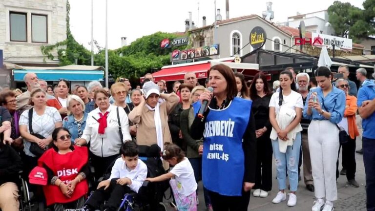 Manifestation ''SALAIRE'' dans la municipalité de Foça