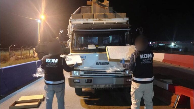 Des produits du tabac de contrebande d'une valeur marchande de 6 millions de lires ont été saisis à Izmir