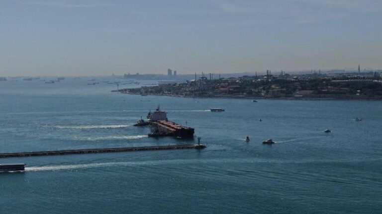 Le détroit d'Istanbul rouvert au trafic maritime