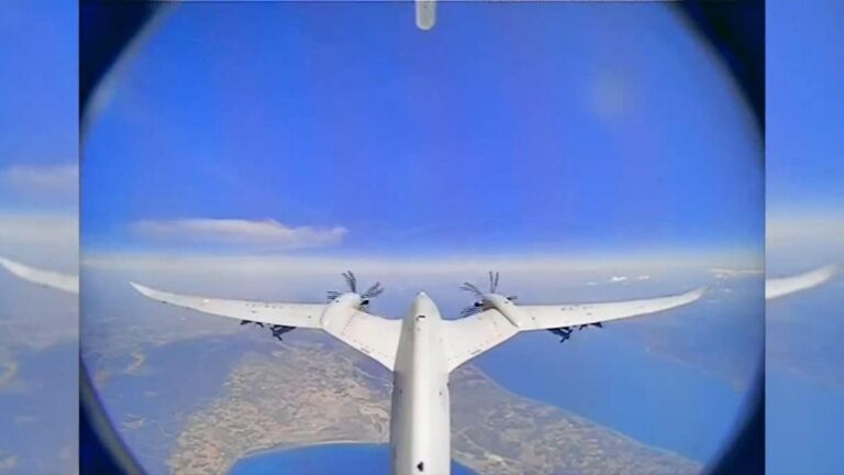 Touché complet aux cibles maritimes de Bayraktar AKINCI