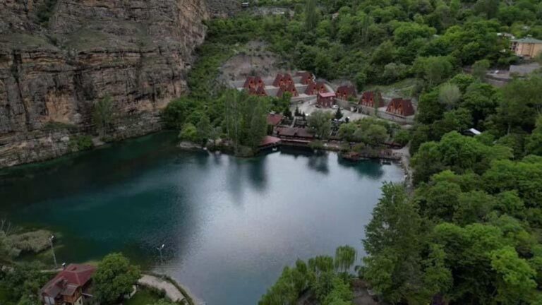 Sept lacs d'Erzurum fascinent les touristes