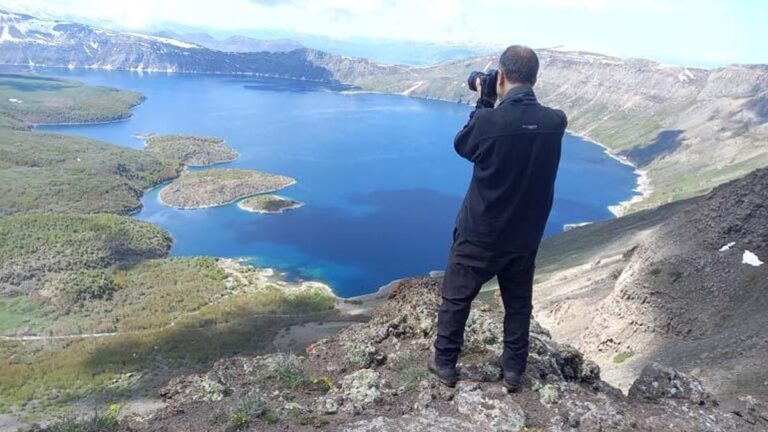 Nemrut, le deuxième plus grand cratère du monde, vu du sommet