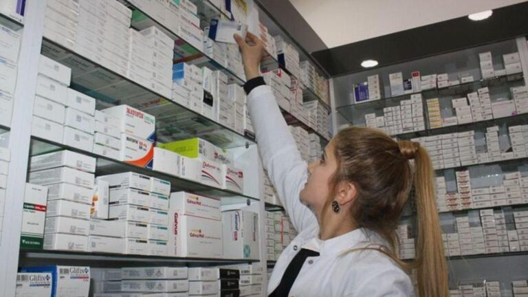 À quelle heure ouvrent et ferment les pharmacies en 2024 ?  Quelle est la durée d'ouverture des pharmacies en semaine et le week-end ?