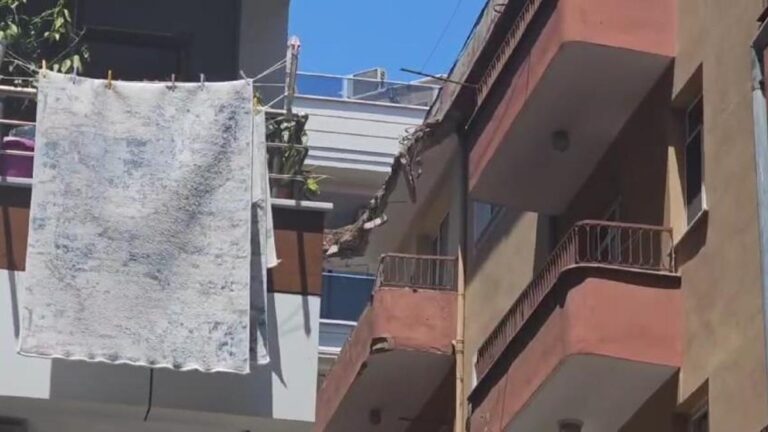 DERNIÈRES NOUVELLES : Le toit d'un immeuble de 4 étages à Bahçelievler s'est effondré !